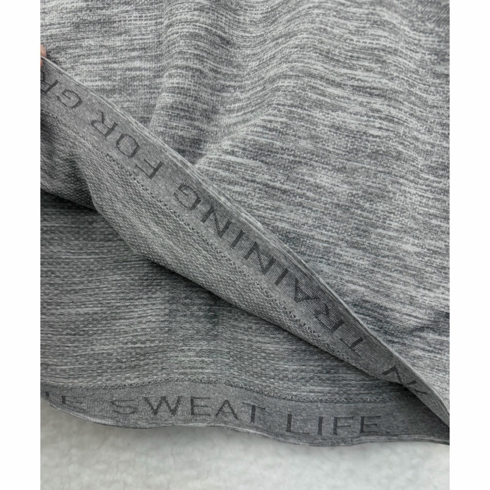 LULULEMON • Heather Gray Swiftly Tech Crewneck Short-Sleeve Athletic Shirt, 6 - Picture 13 of 15